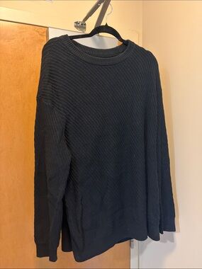 Zara Men's Black Ribbed Crewneck Sweater
